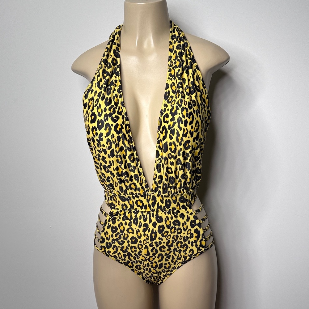 Chic Leopard Print Plunge One Piece Swimsuit
